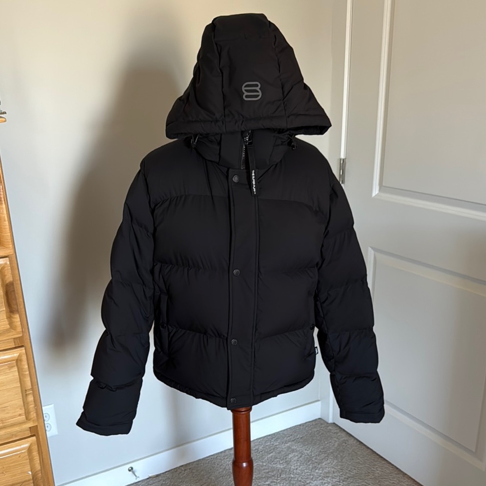 Aritzia Super Puff Shorty Jacket Black Sold Out size Large - Picture 5 of 12